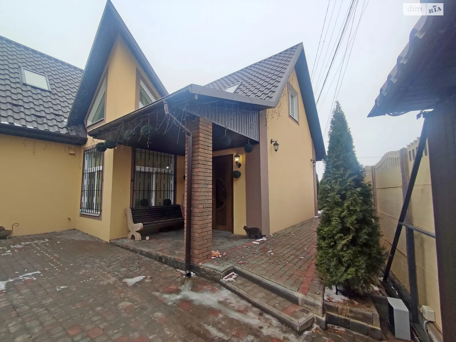 Продается дом на 2 этажа 160 кв. м с гаражом, цена: 140000 $ - фото 1