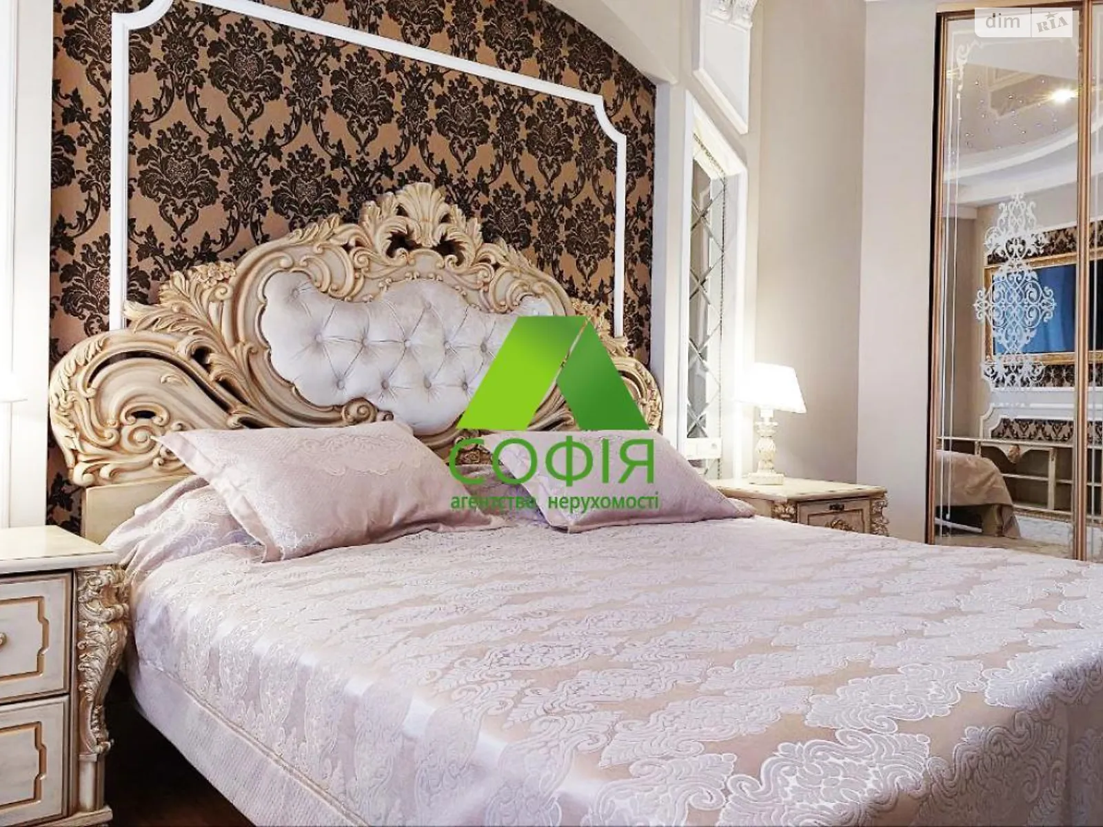 Здається в оренду 3-кімнатна квартира 130 кв. м у Івано-Франківську, цена: 800 $