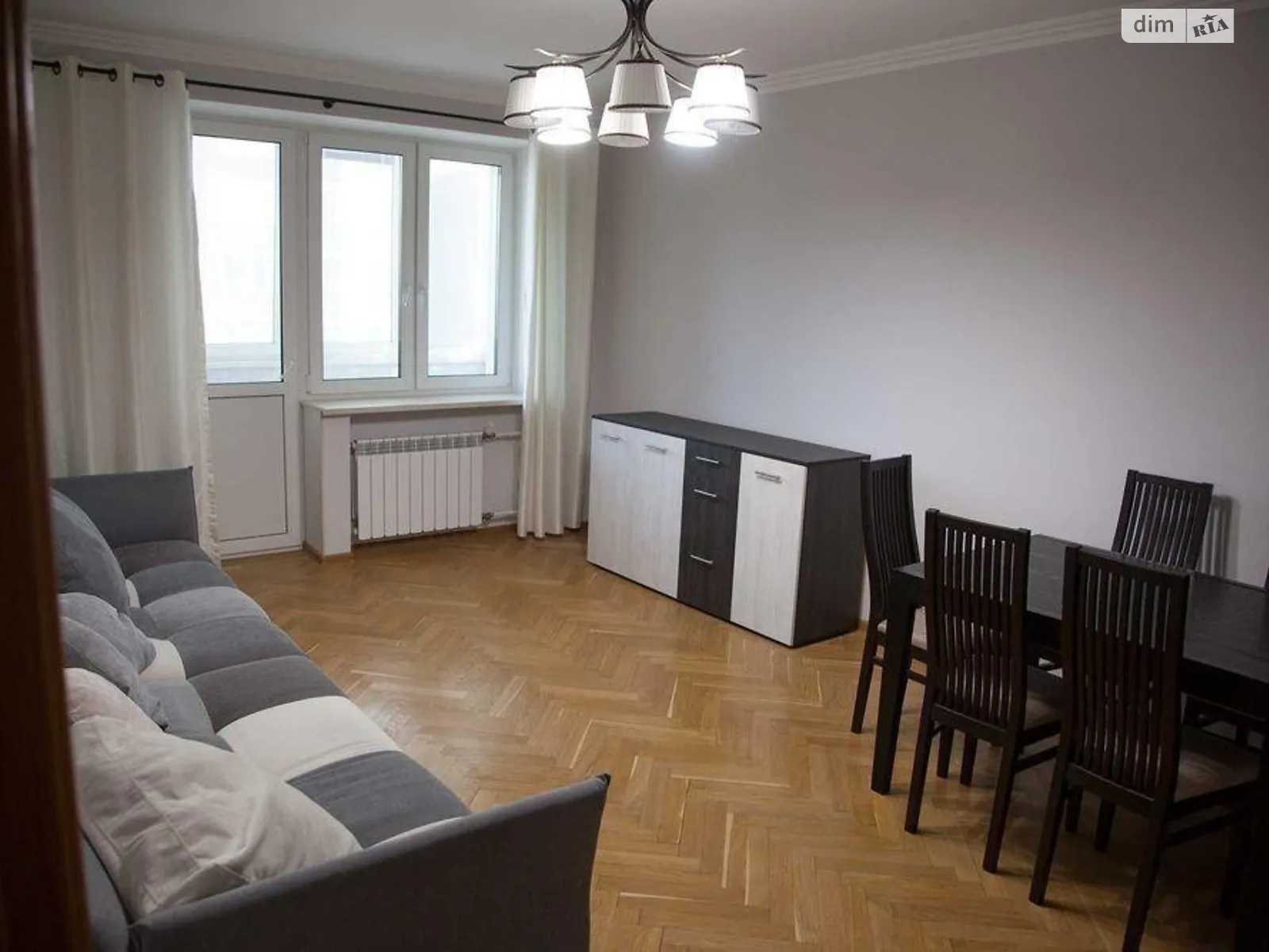 Продается 3-комнатная квартира 83 кв. м в Киеве, ул. Предславинская, 38