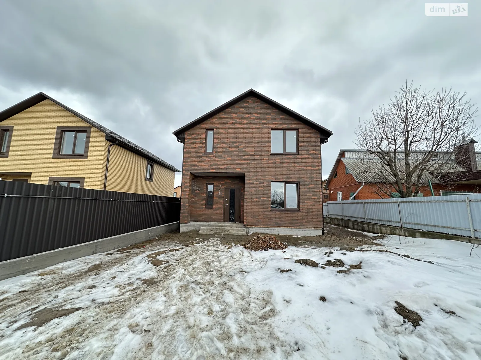 Продается дом на 2 этажа 125 кв. м с садом, цена: 93000 $ - фото 1