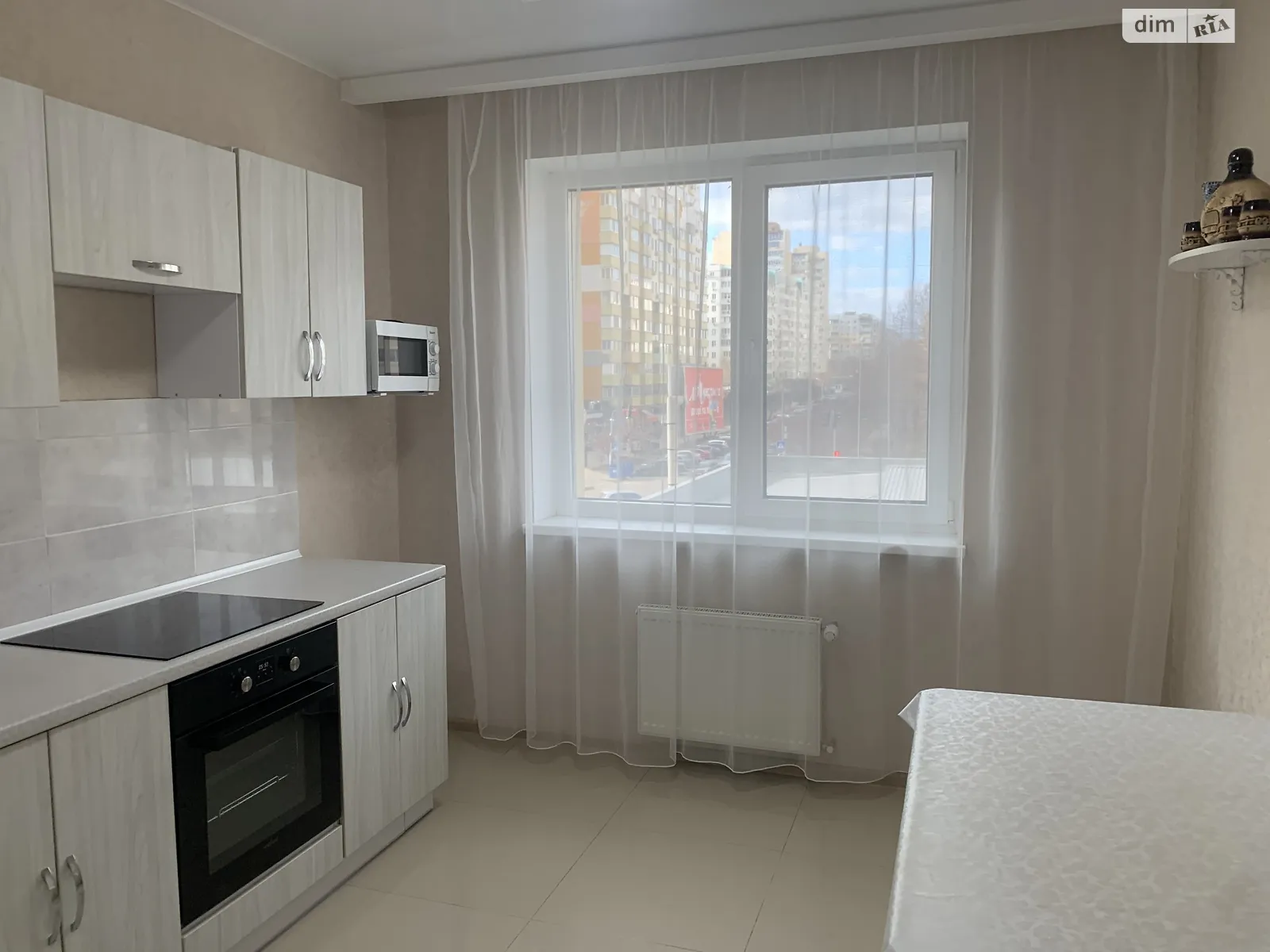 Продається 1-кімнатна квартира 42 кв. м у Одесі, вул. Академіка Сахарова - фото 1