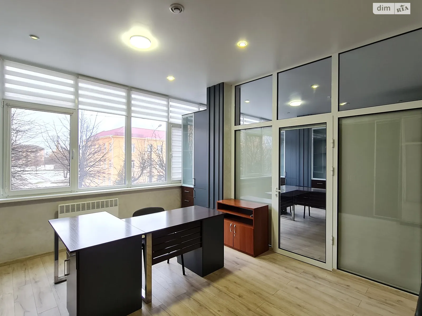 Продается офис 40 кв. м в бизнес-центре, цена: 55000 $ - фото 1