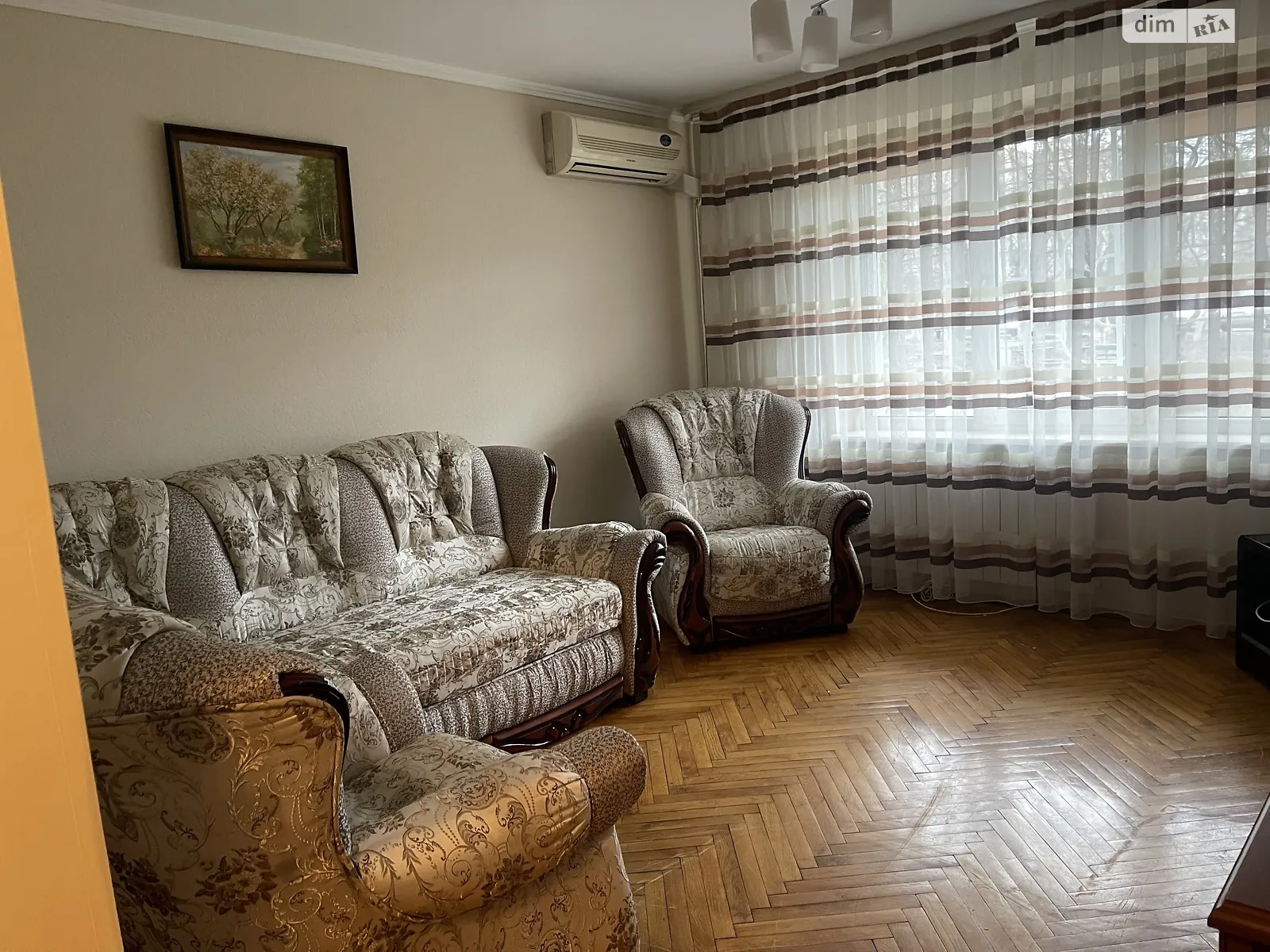 Сдается в аренду 3-комнатная квартира 63 кв. м в Черновцах, цена: 400 $