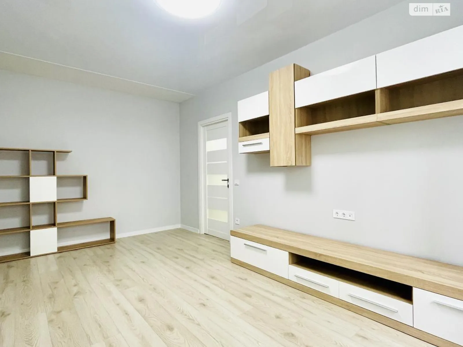 Продается 1-комнатная квартира 41 кв. м в Ивано-Франковске, ул. Высочана Семена, 18А - фото 1