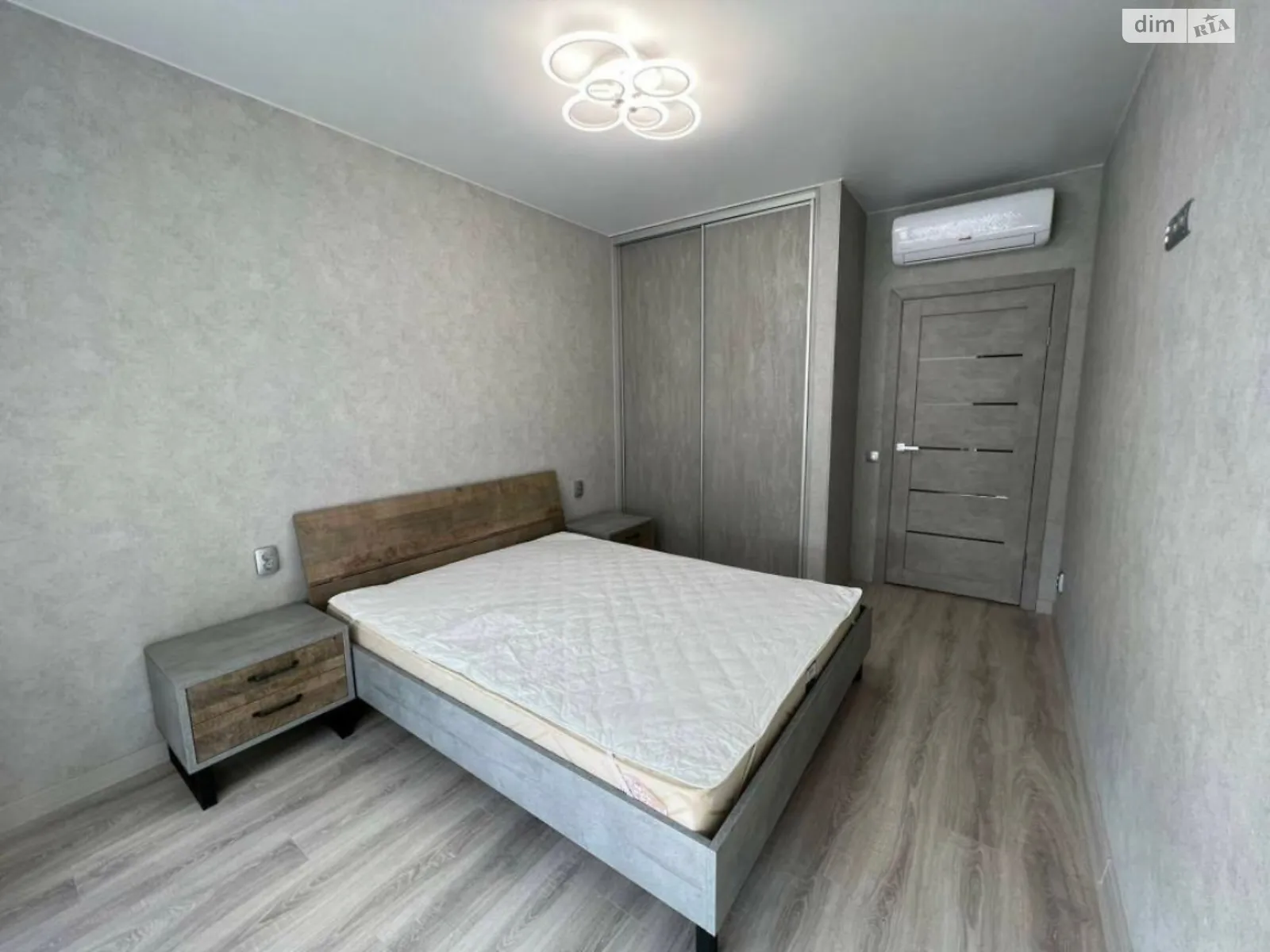 Продается 1-комнатная квартира 45 кв. м в Киеве, наб. Днепровская, 20Б