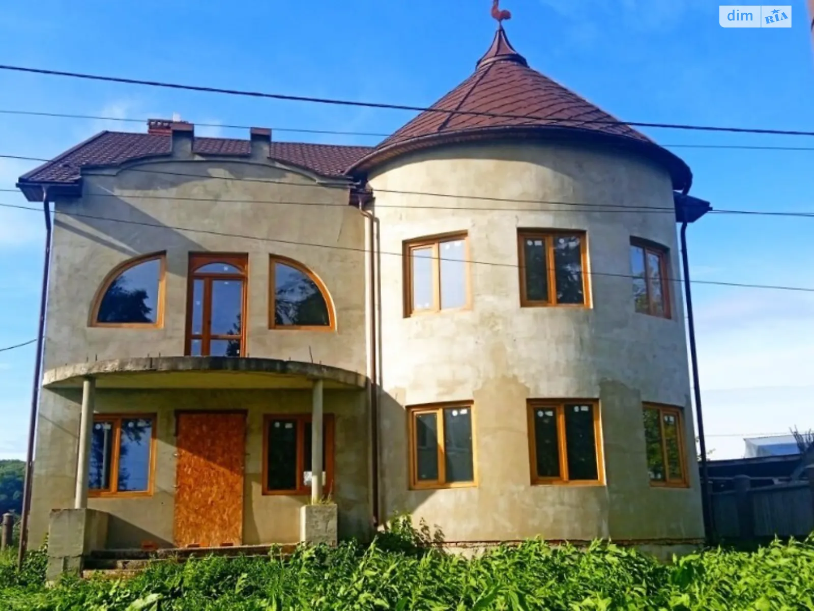 Продается дом на 2 этажа 292 кв. м с камином, цена: 122000 $