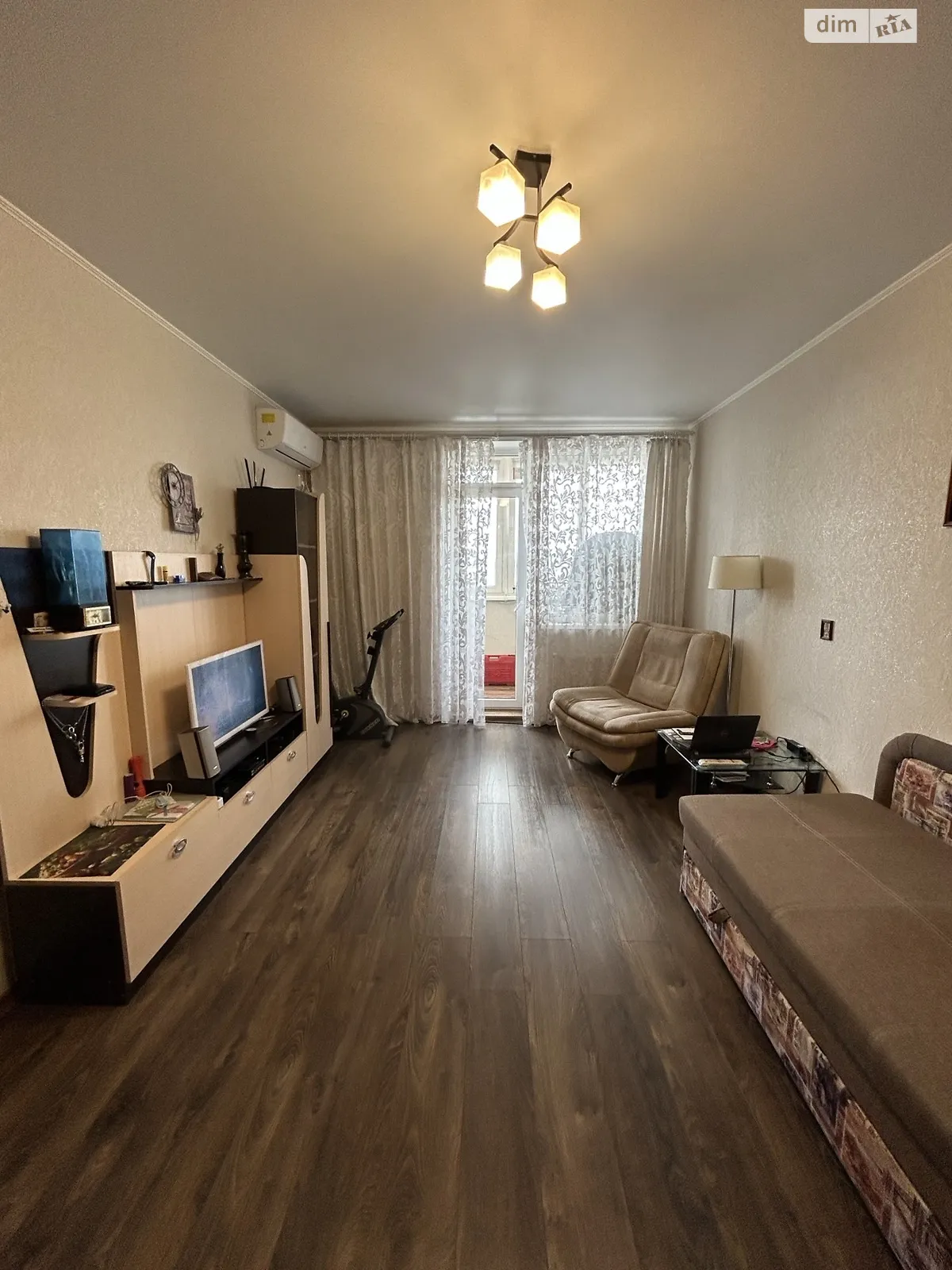 Продается 1-комнатная квартира 42 кв. м в Одессе, ул. Владислава Бувалкина(Генерала Бочарова), 56 - фото 1
