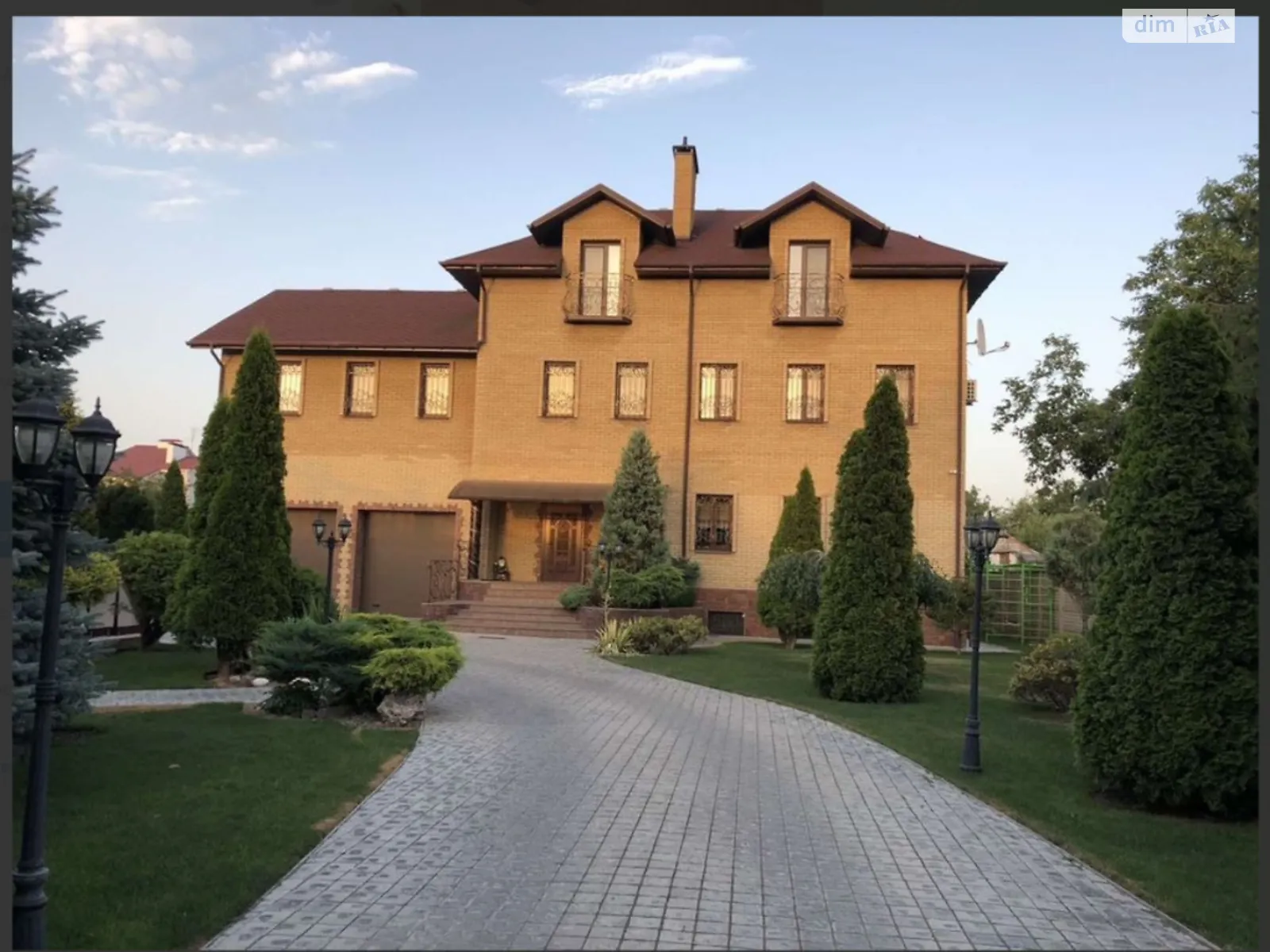 Продається будинок 2 поверховий 550 кв. м з гаражем, цена: 350000 $ - фото 1