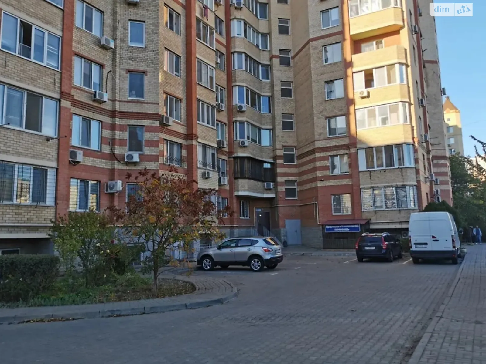 Продается офис 150 кв. м в бизнес-центре, цена: 42000 $ - фото 1