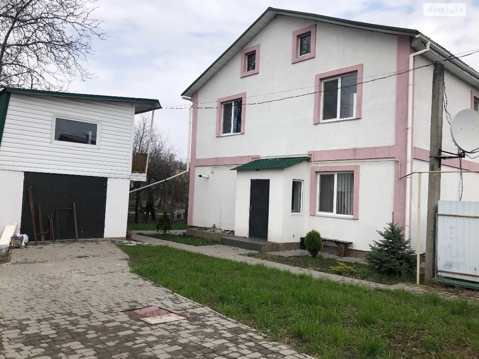 Продается дом на 2 этажа 150 кв. м с камином, цена: 105000 $