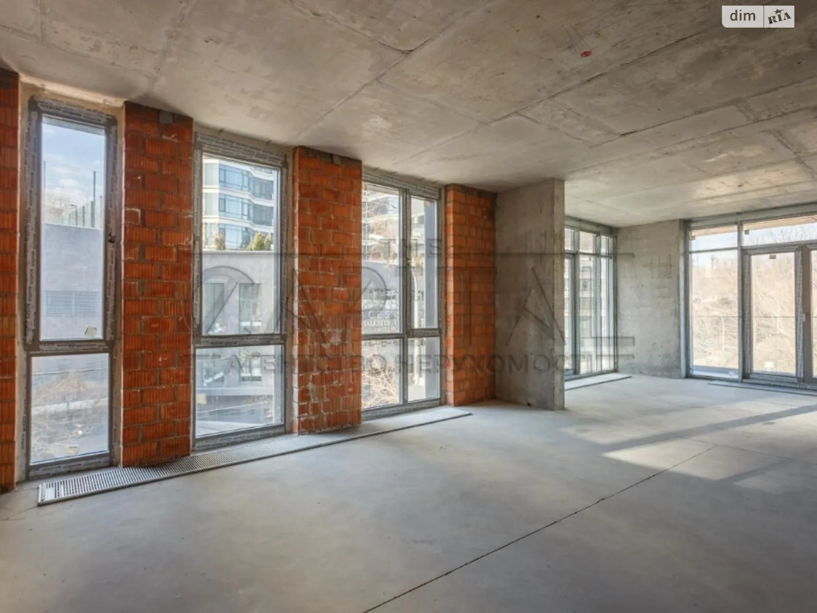 Продается 3-комнатная квартира 127 кв. м в Киеве - фото 1