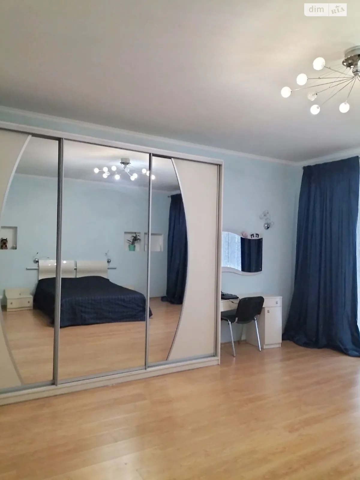Продается 3-комнатная квартира 122.5 кв. м в Черноморске - фото 1