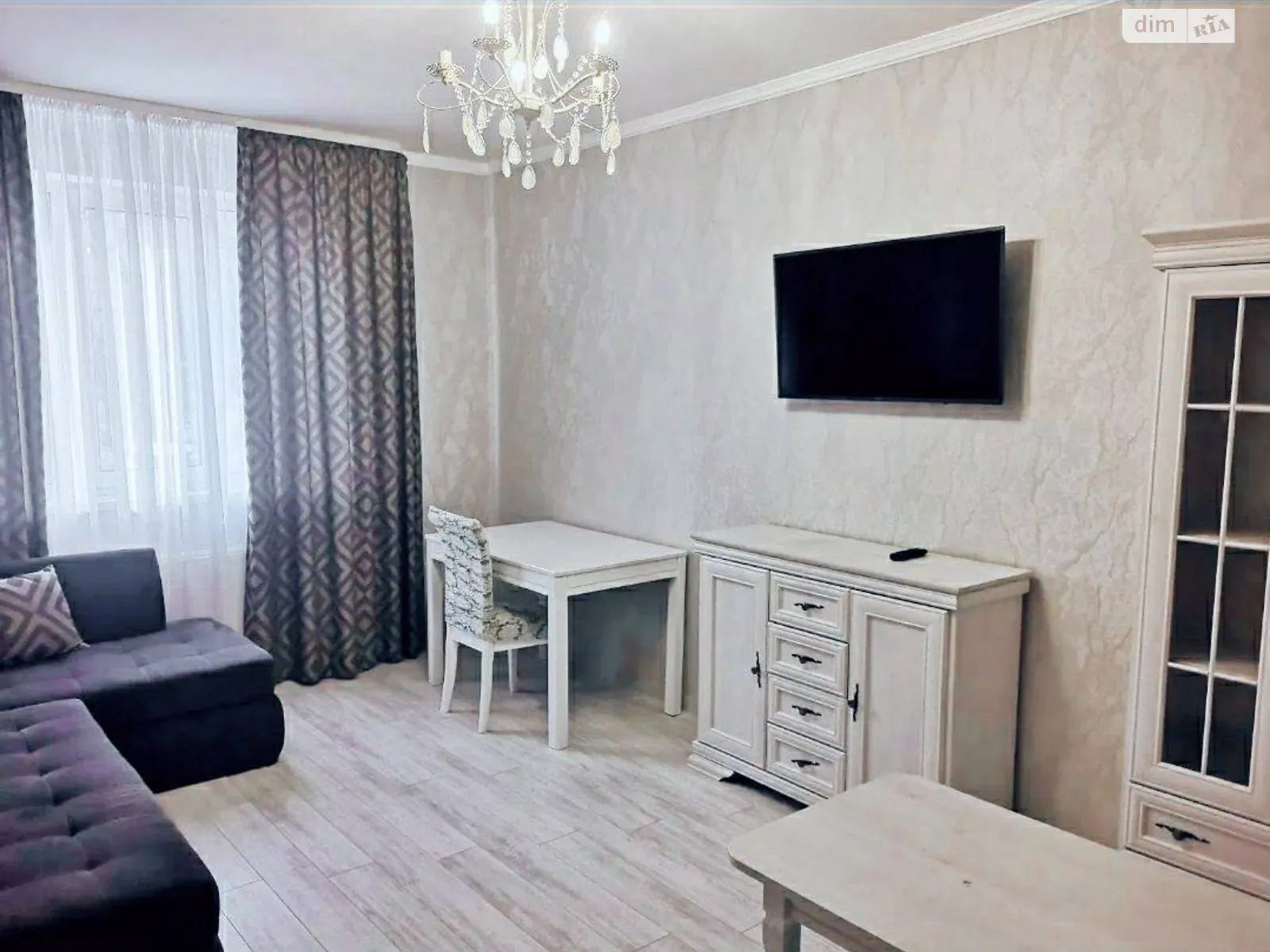 Сдается в аренду 2-комнатная квартира 65 кв. м в Ровно, цена: 15000 грн