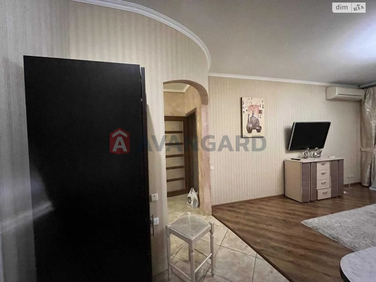 Сдается в аренду 1-комнатная квартира 70 кв. м в Киеве - фото 2