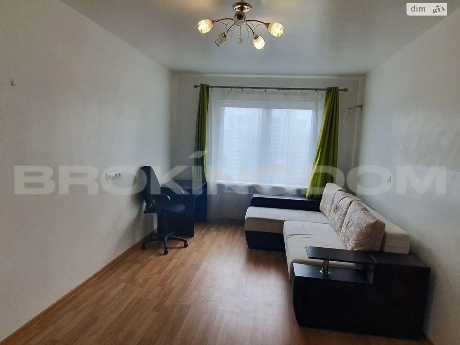 Продается 1-комнатная квартира 35 кв. м в Киеве, ул. Милославская, 2В - фото 1