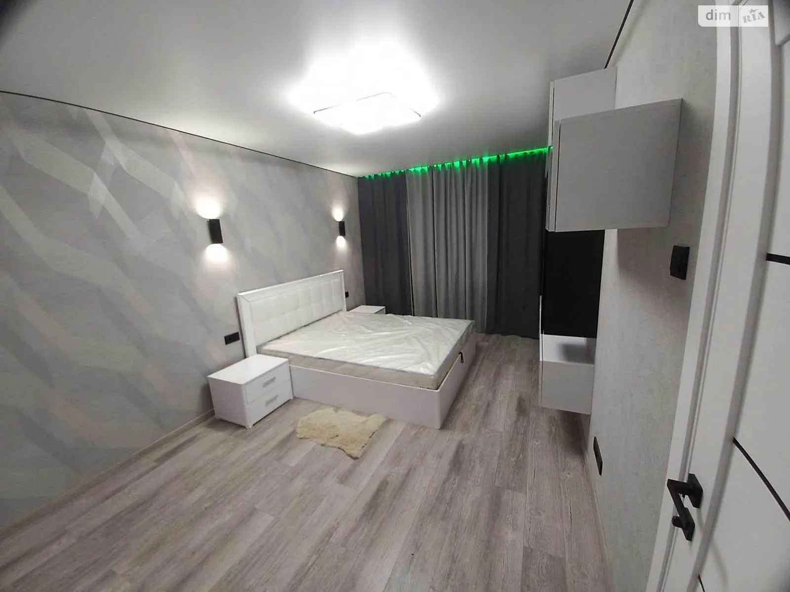 Продается 1-комнатная квартира 40 кв. м в Киеве, цена: 62000 $