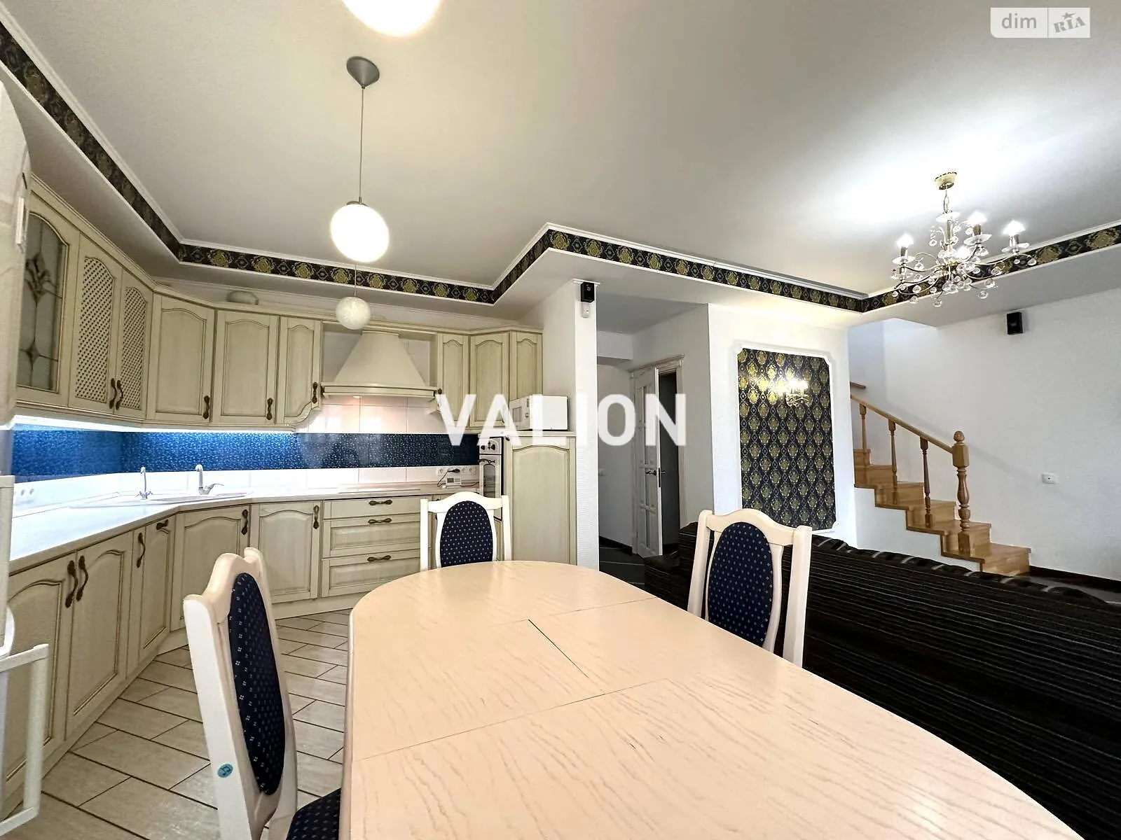 Продается дом на 2 этажа 144 кв. м с балконом, цена: 165000 $ - фото 1