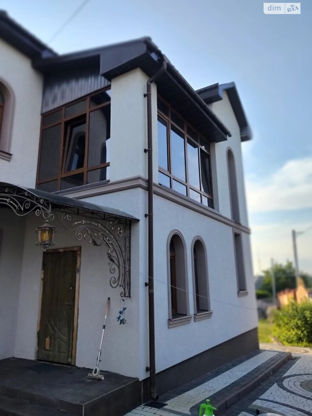 Продается дом на 2 этажа 200 кв. м с камином, цена: 180000 $ - фото 1