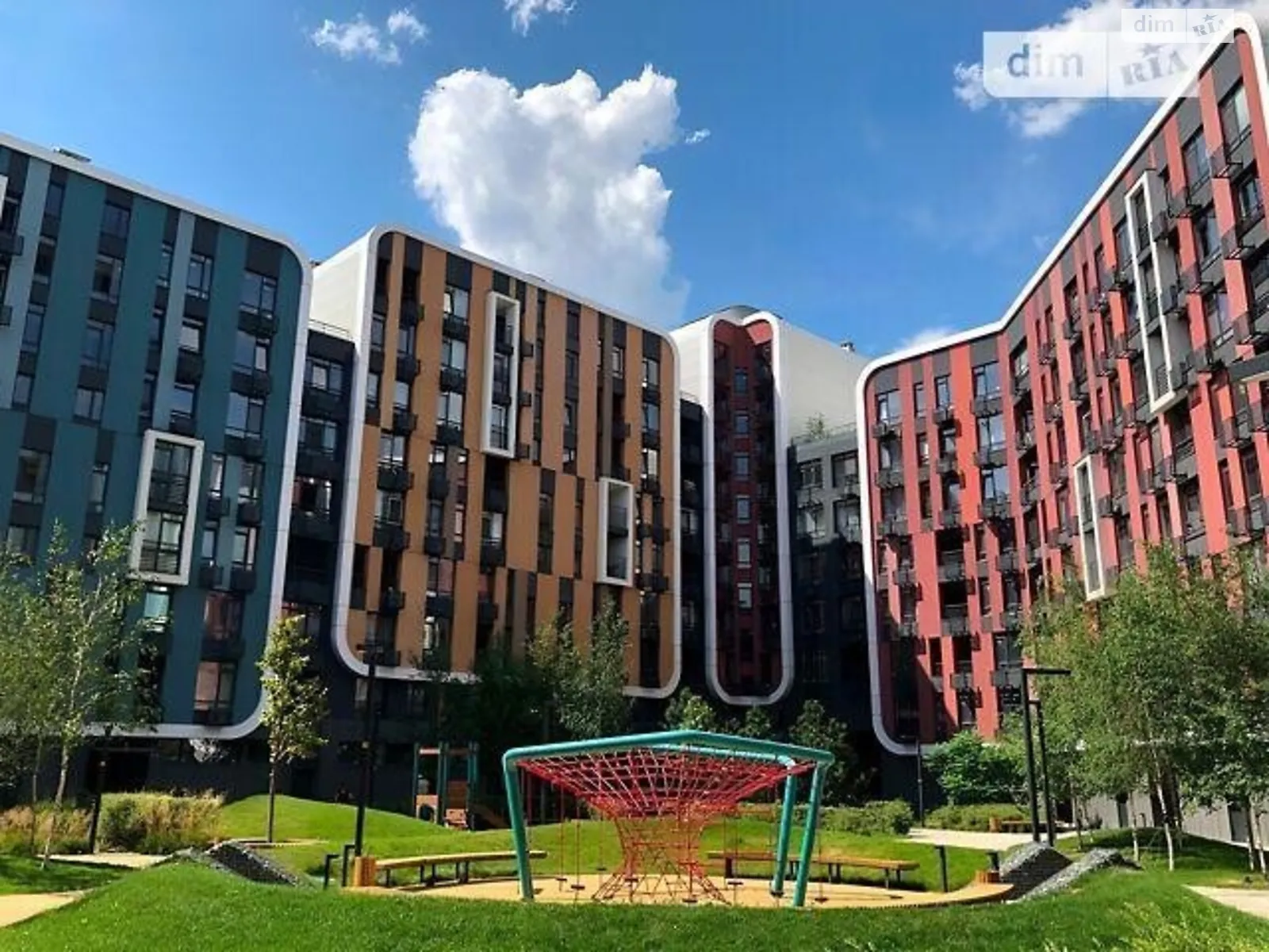 Продается 3-комнатная квартира 117 кв. м в Киеве, ул. Теремковская, 4А