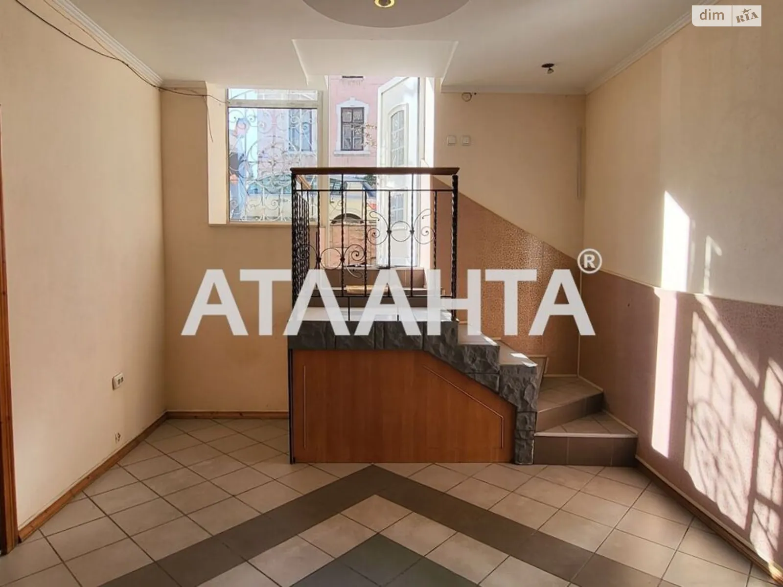 Продается офис 37.2 кв. м в бизнес-центре, цена: 40000 $ - фото 1