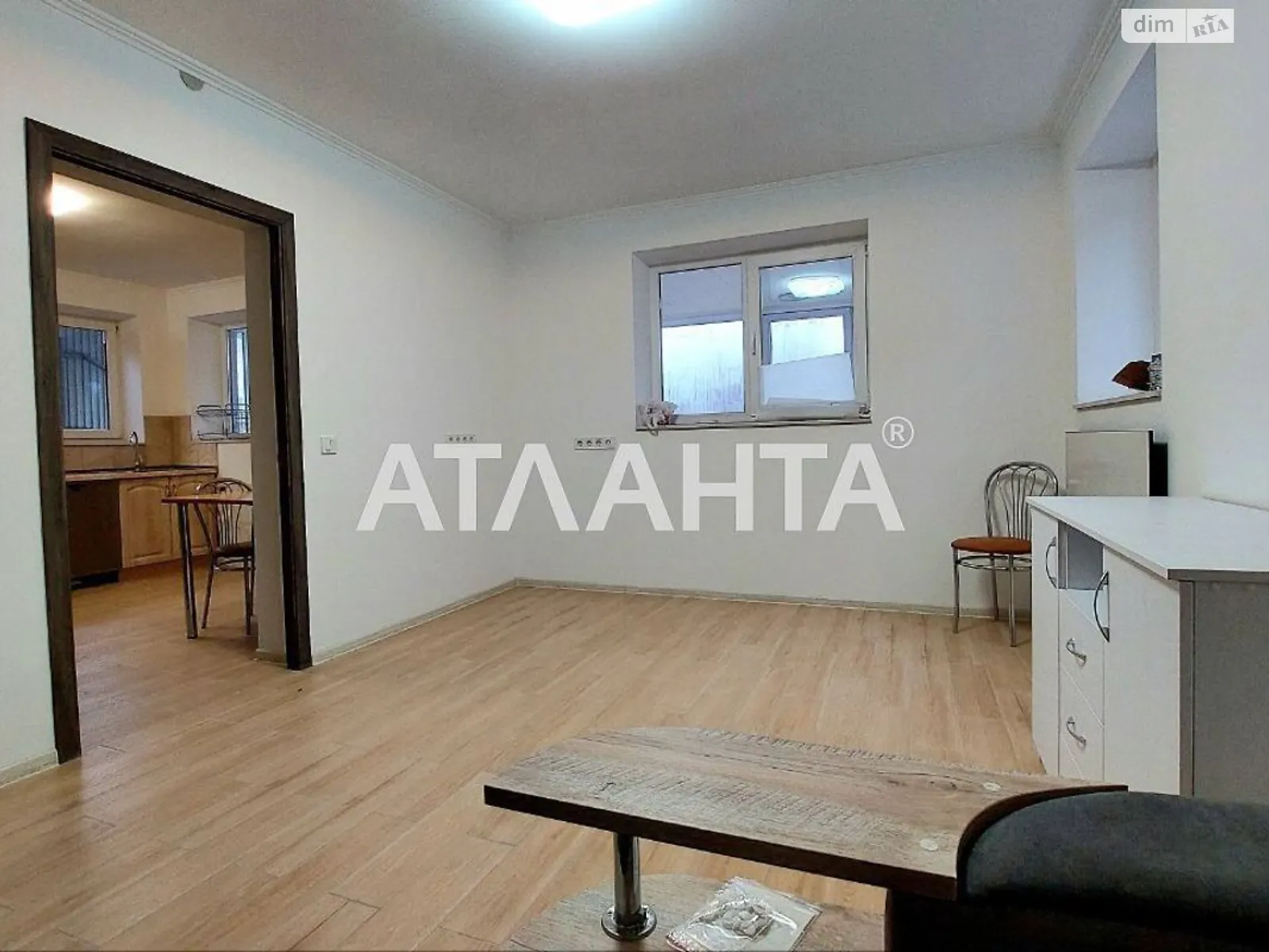 Сдается в аренду 1-комнатная квартира 55 кв. м в Черновцах, цена: 450 $