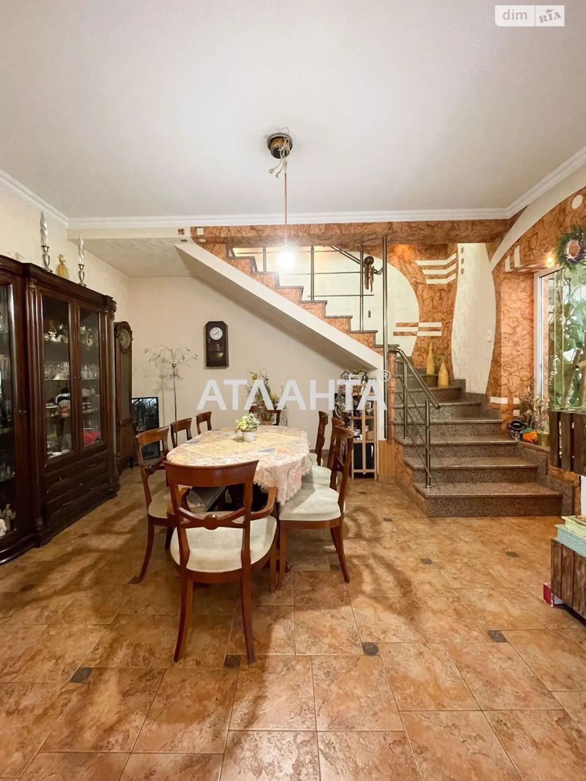 Продается 4-комнатная квартира 170 кв. м в Черновцах, ул. Кобылицы Лукьяна - фото 1