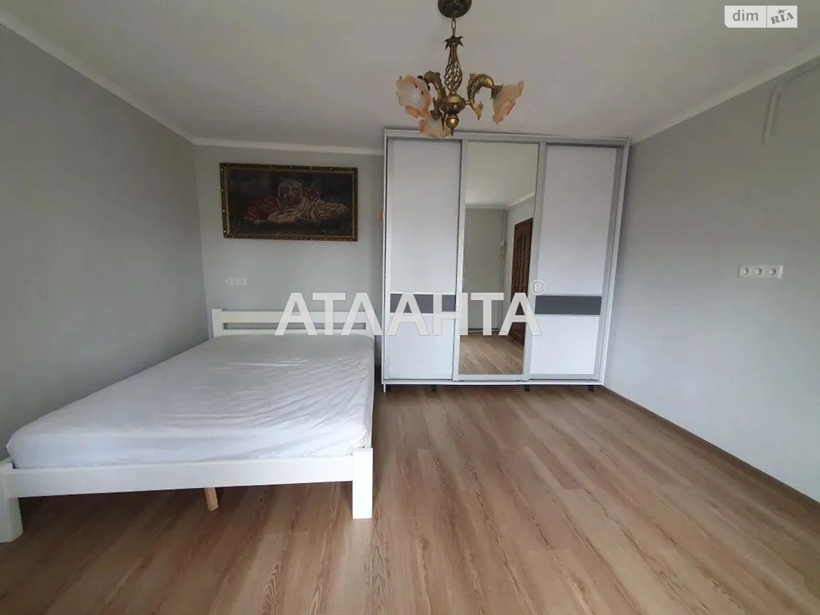 Продается 1-комнатная квартира 37.6 кв. м в Черновцах, цена: 27000 $