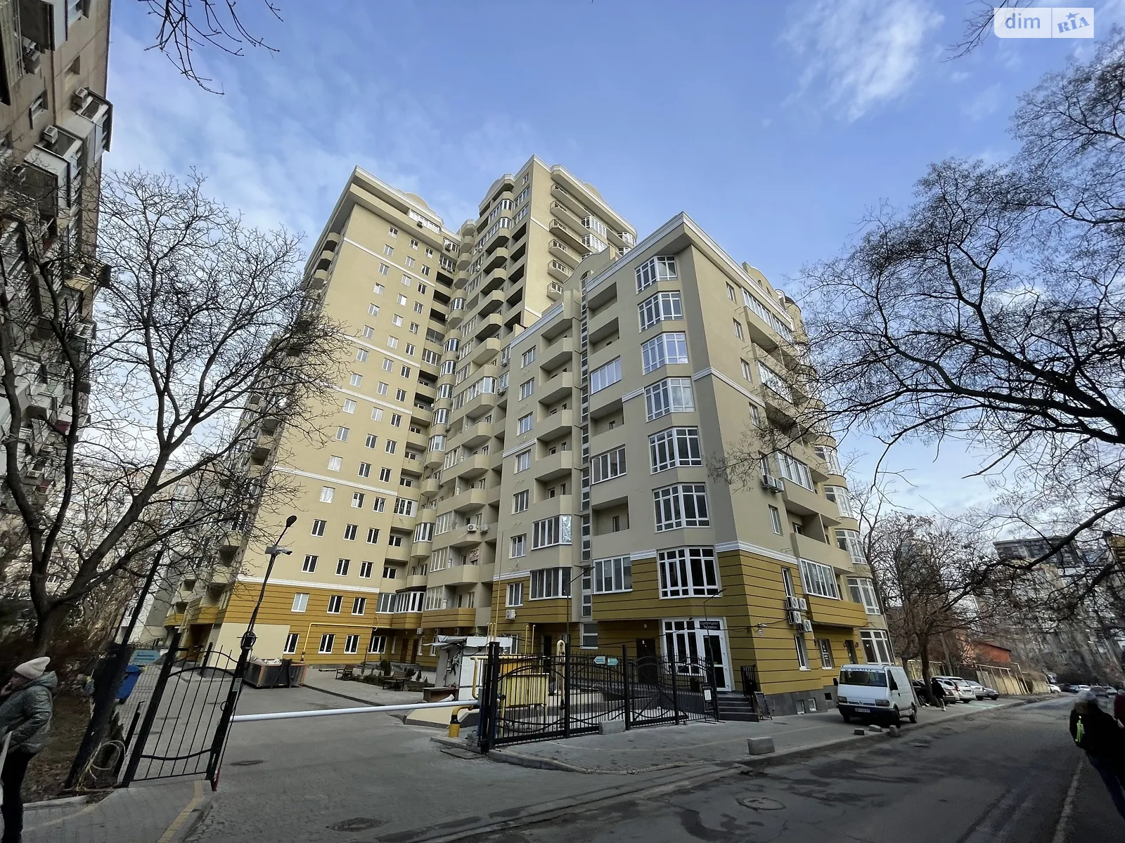 Продається 1-кімнатна квартира 60 кв. м у Одесі, вул. Сонячна - фото 1