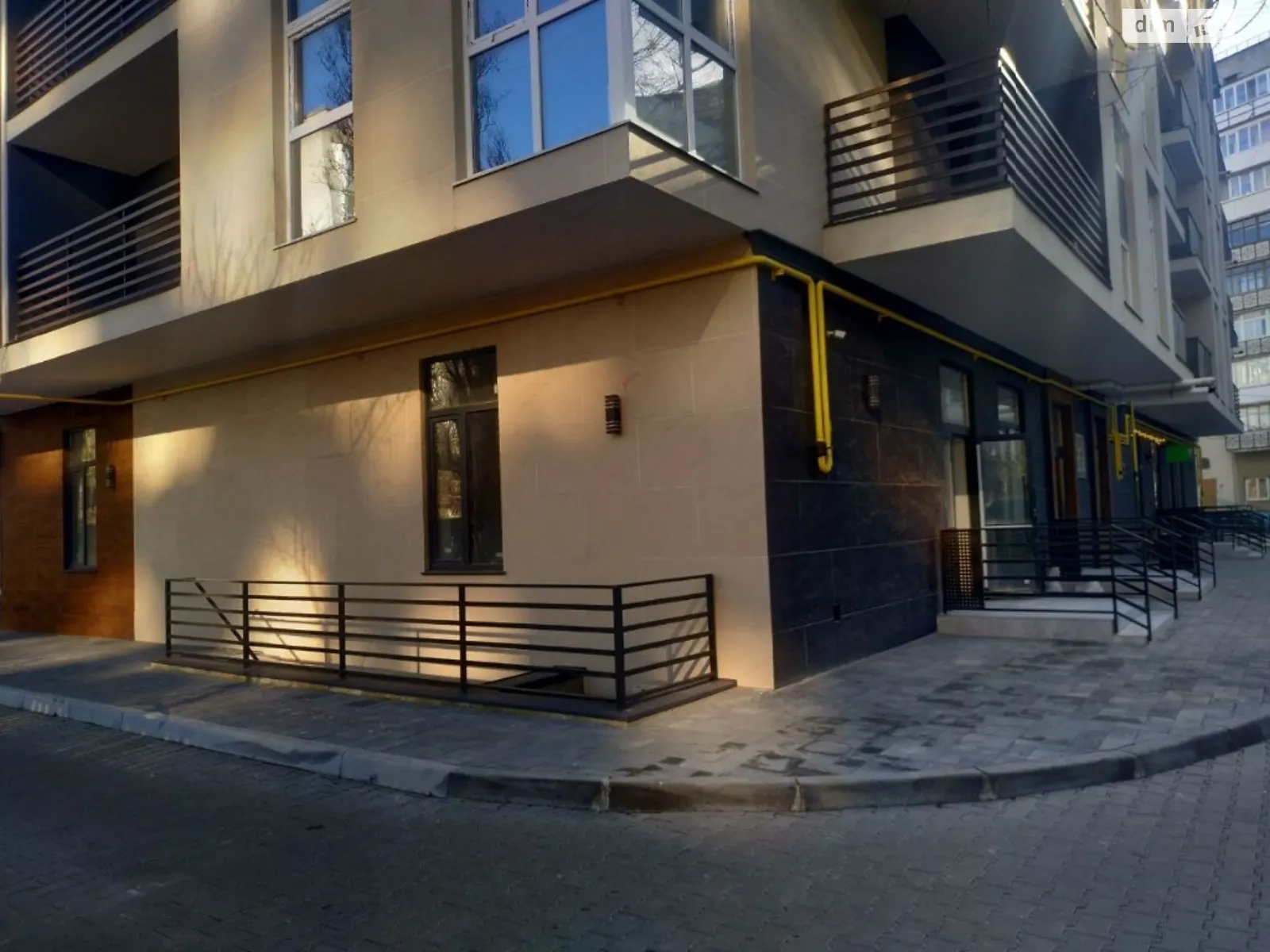 Продается офис 110 кв. м в бизнес-центре, цена: 161700 $ - фото 1