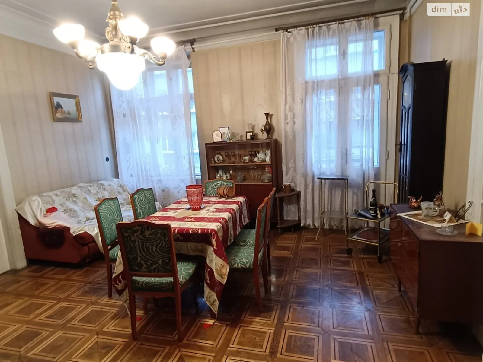 Продается 4-комнатная квартира 117.6 кв. м в Львове, ул. Русовых, 8 - фото 1