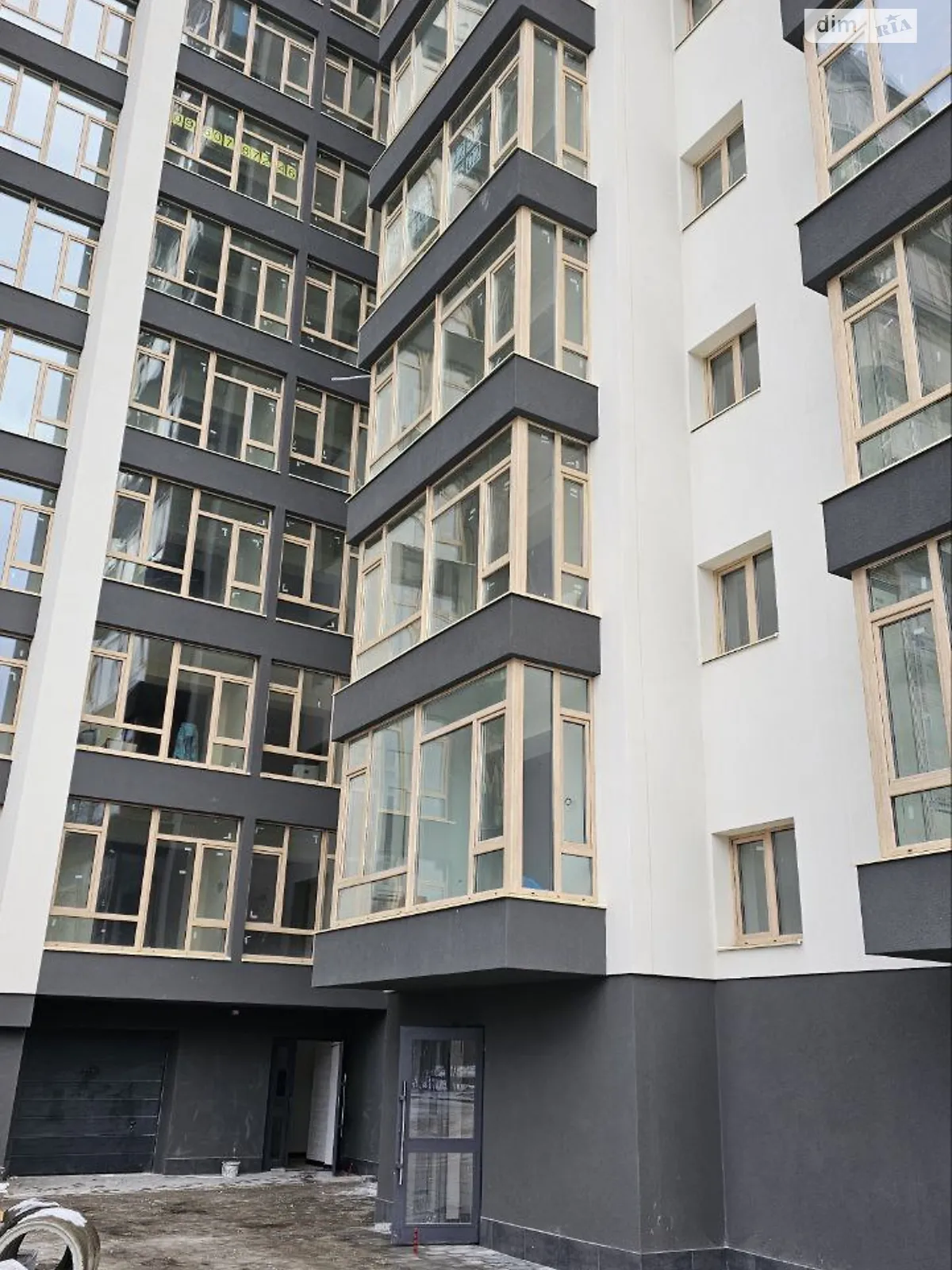 Продается 2-комнатная квартира 67 кв. м в Ивано-Франковске, ул. Волошина Августина