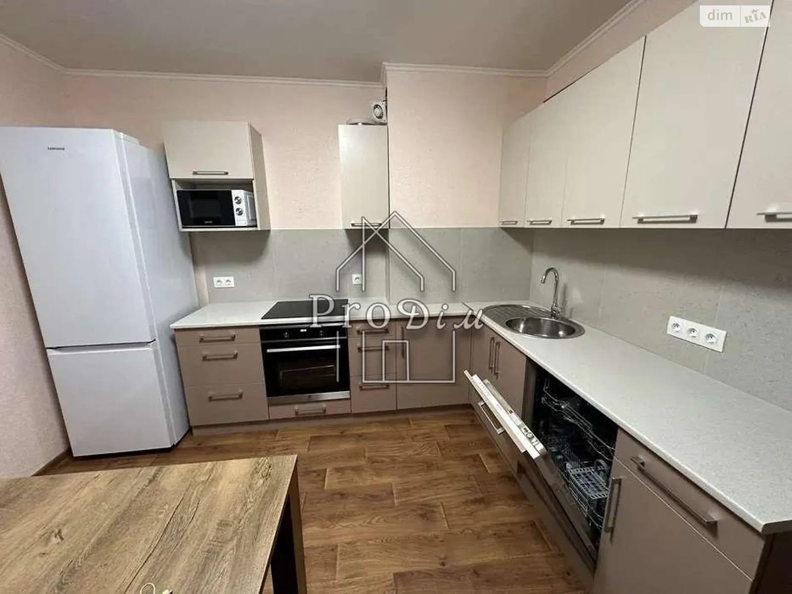 Продается 2-комнатная квартира 72 кв. м в Киеве, цена: 82000 $