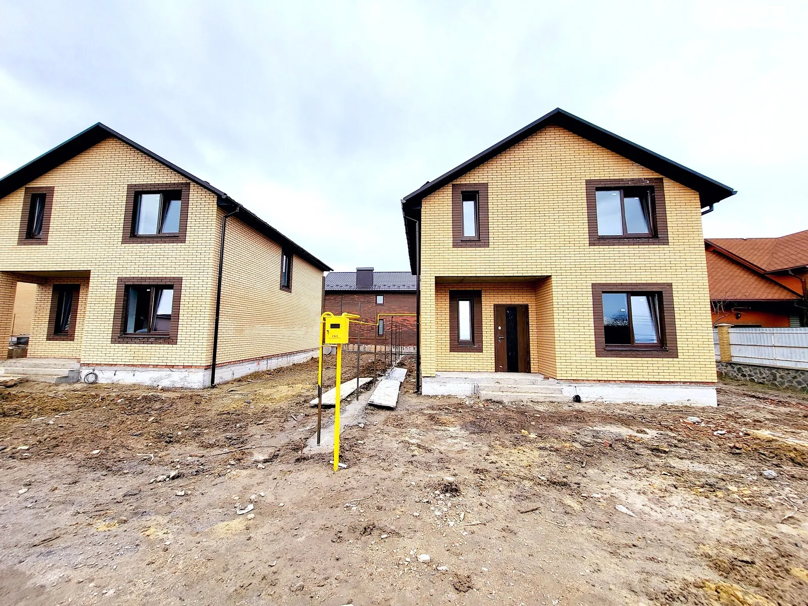 Продается дом на 2 этажа 125 кв. м с камином, цена: 96000 $ - фото 1