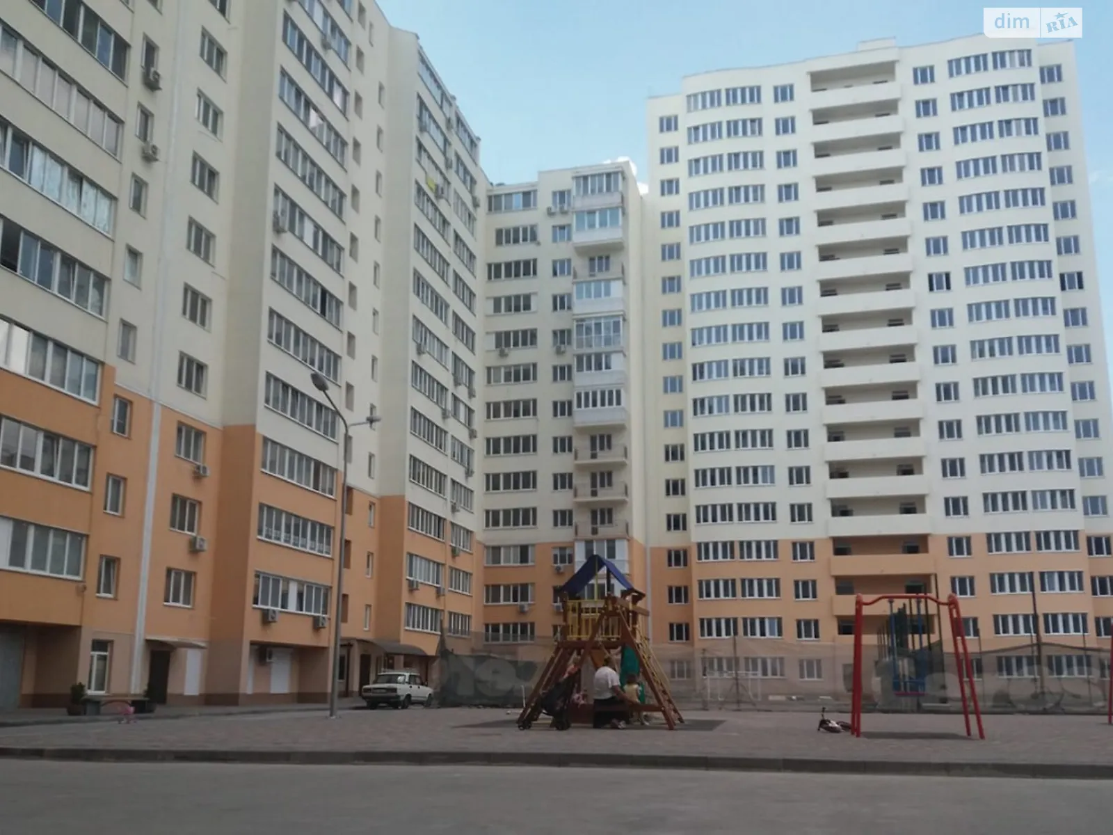 Продается 3-комнатная квартира 97 кв. м в Одессе, ул. Костанди