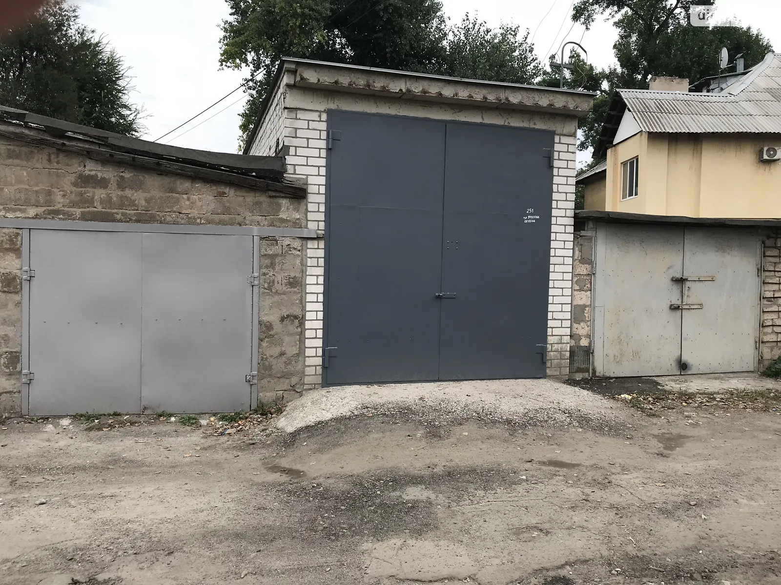 Продається окремий гараж під вантажівку / автобус на 28 кв. м, цена: 12000 $