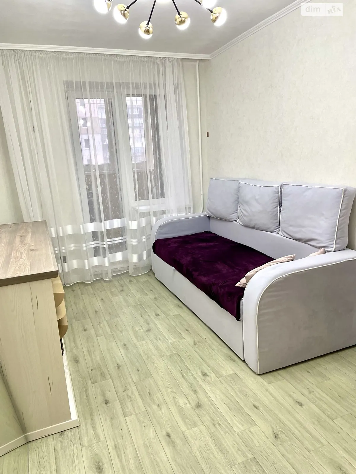 Продается 2-комнатная квартира 52 кв. м в Хмельницком, ул. Спортивная