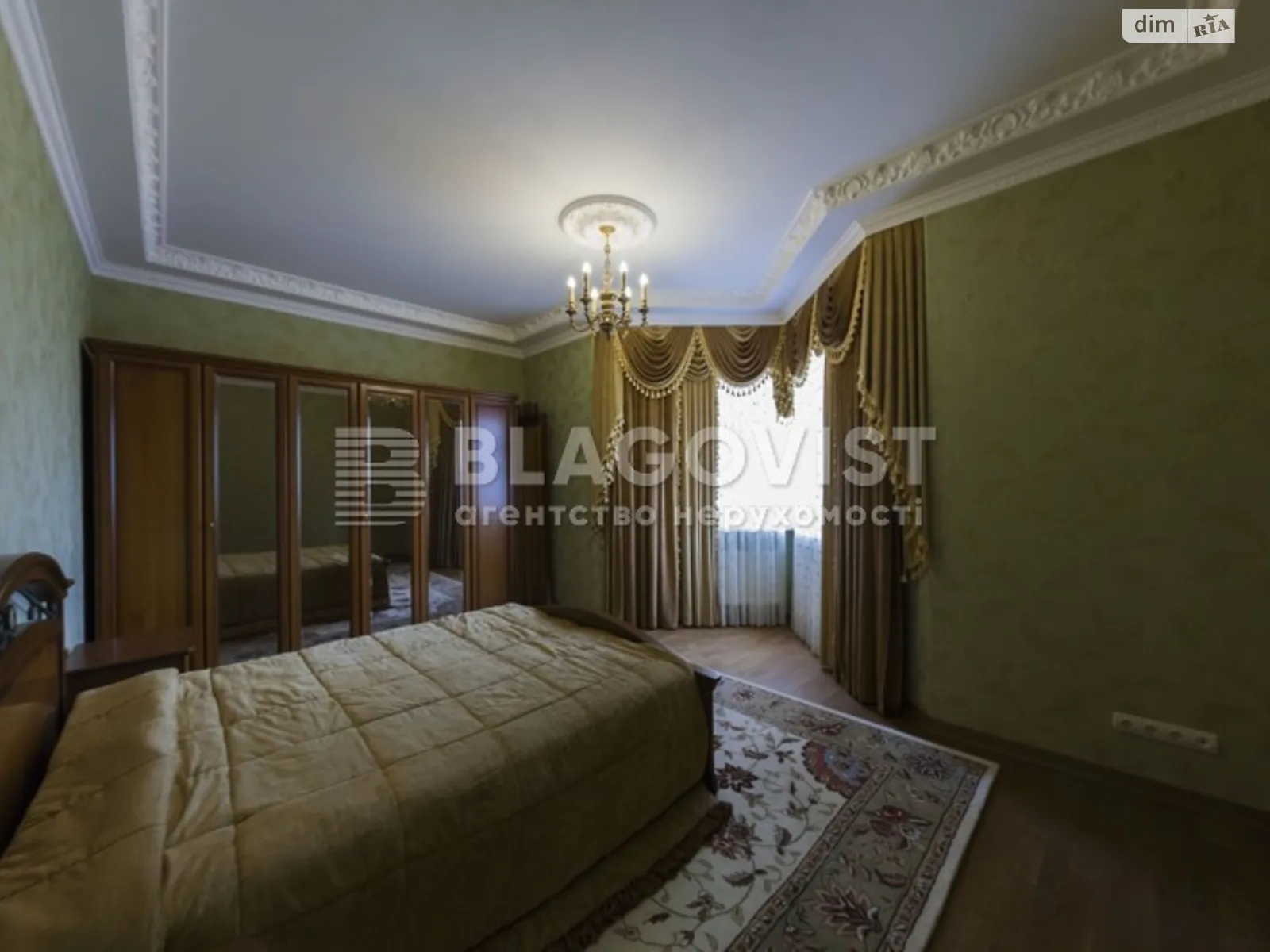 Продается 3-комнатная квартира 92 кв. м в Киеве, ул. Коновальца Евгения, 32Г
