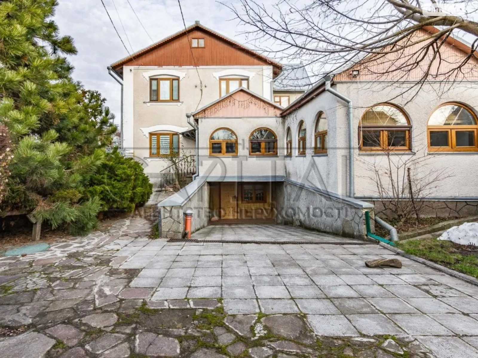 Продается дом на 2 этажа 327 кв. м с верандой, цена: 162000 $ - фото 1