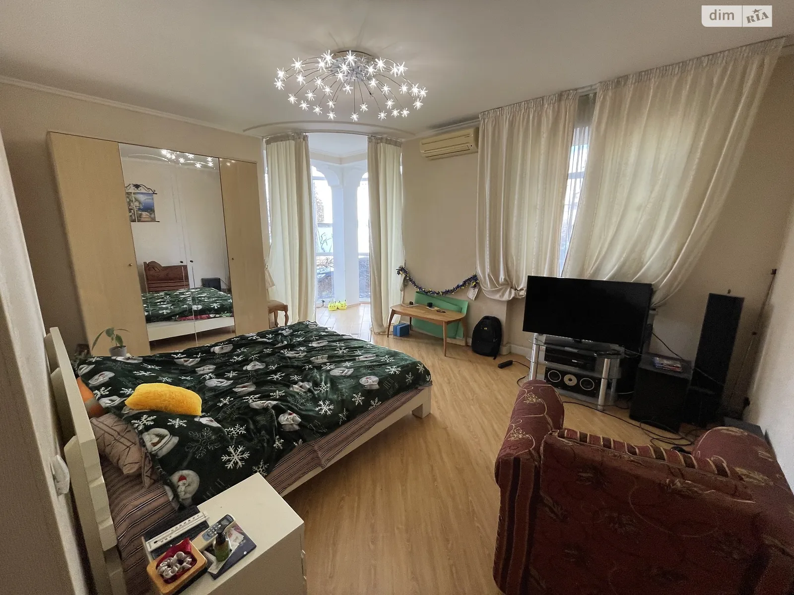 Продається 3-кімнатна квартира 107 кв. м у Чорноморську, вул. Паркова - фото 1