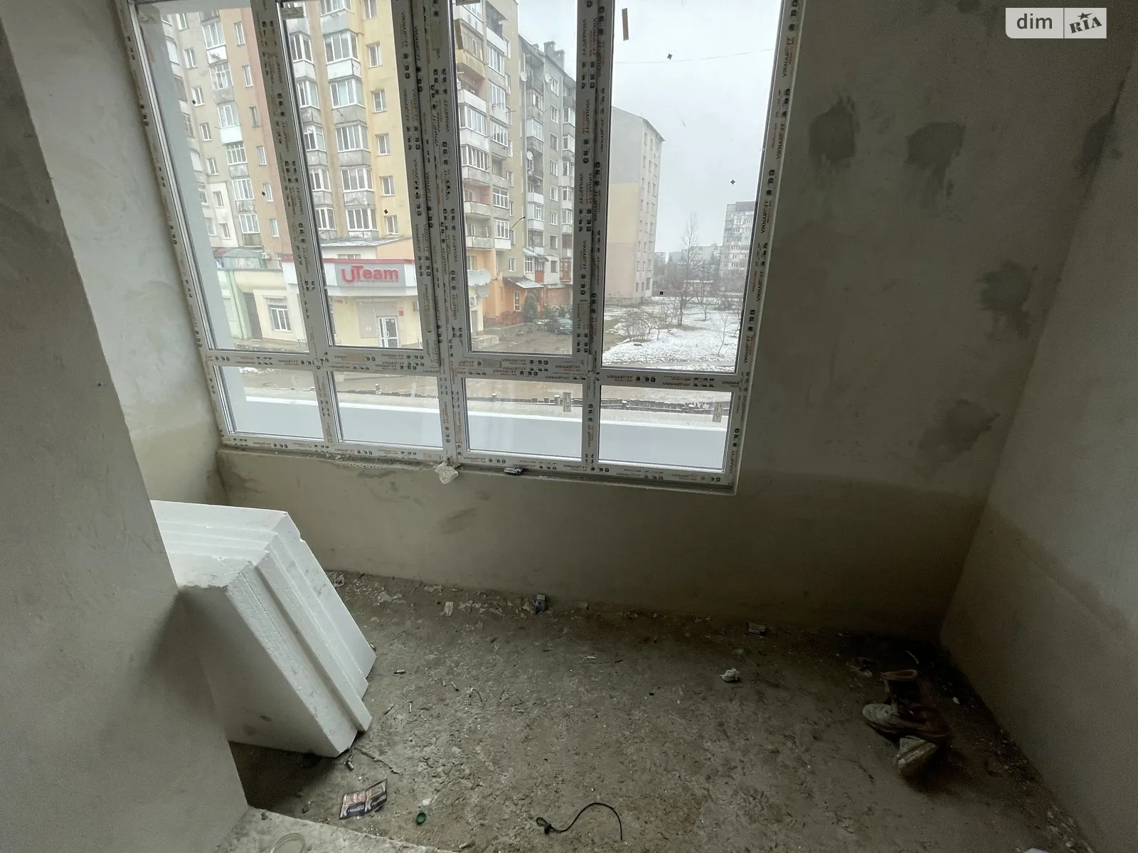 Продается 2-комнатная квартира 68.83 кв. м в Ивано-Франковске, ул. Молодежная