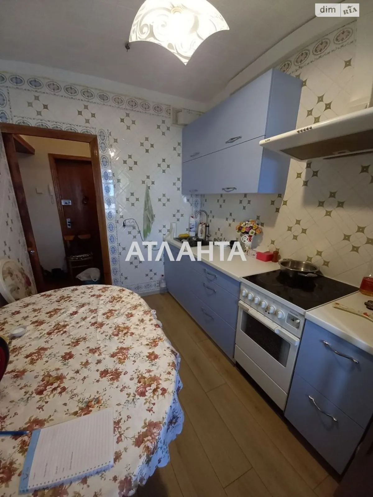 Продається 2-кімнатна квартира 50 кв. м у Чорноморську, вул. Данченка