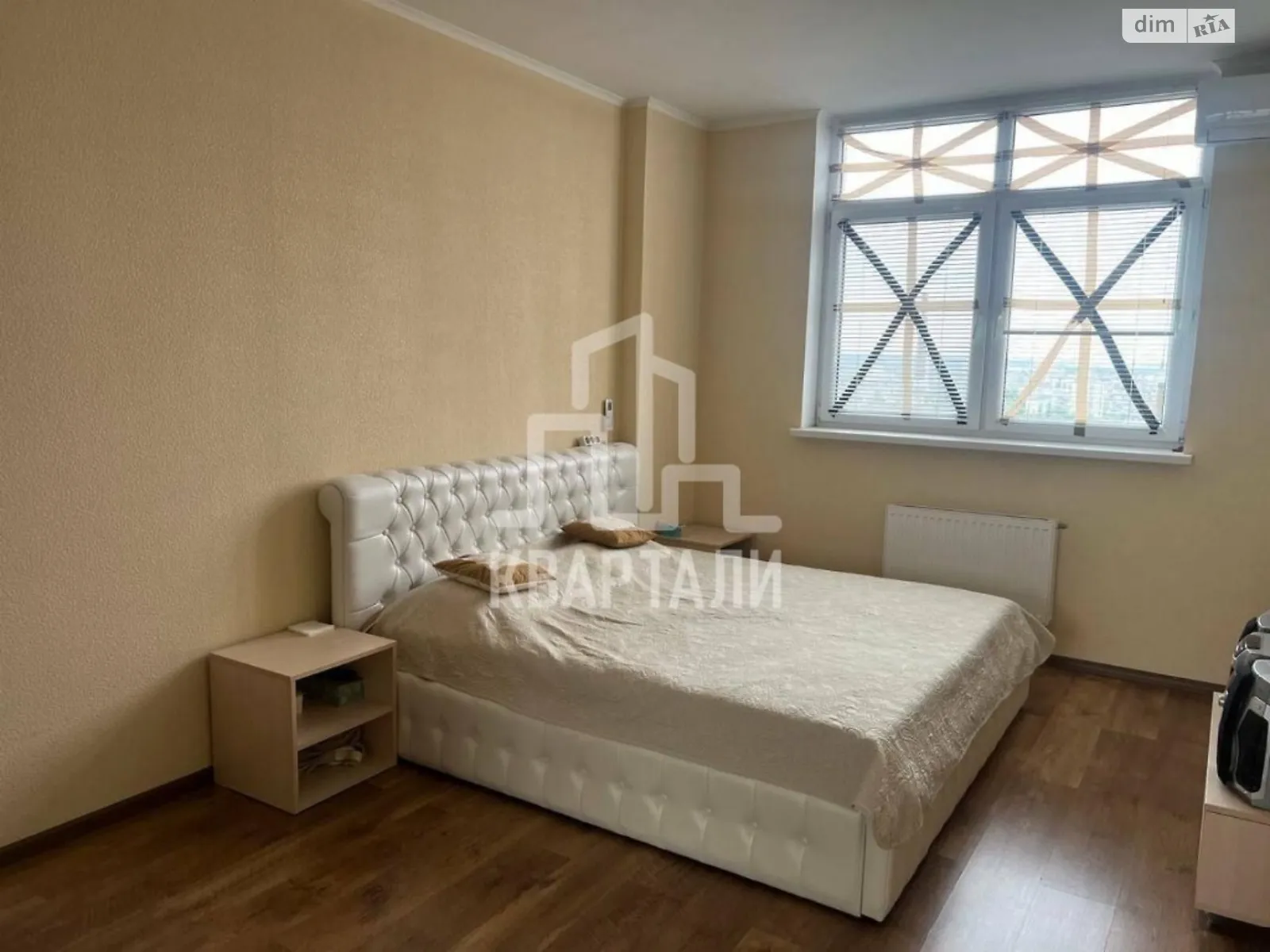 Продается 2-комнатная квартира 66 кв. м в Киеве, ул. Семьи Кульженков, 33
