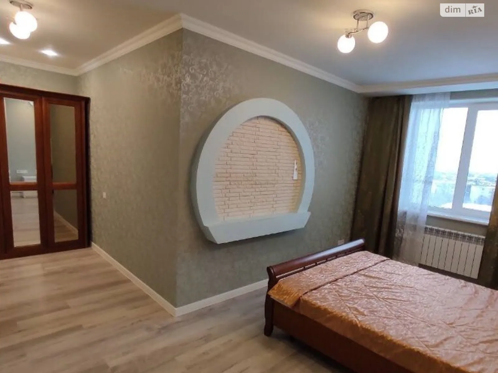 Продается 3-комнатная квартира 89 кв. м в Харькове, ул. Зерновая, 47