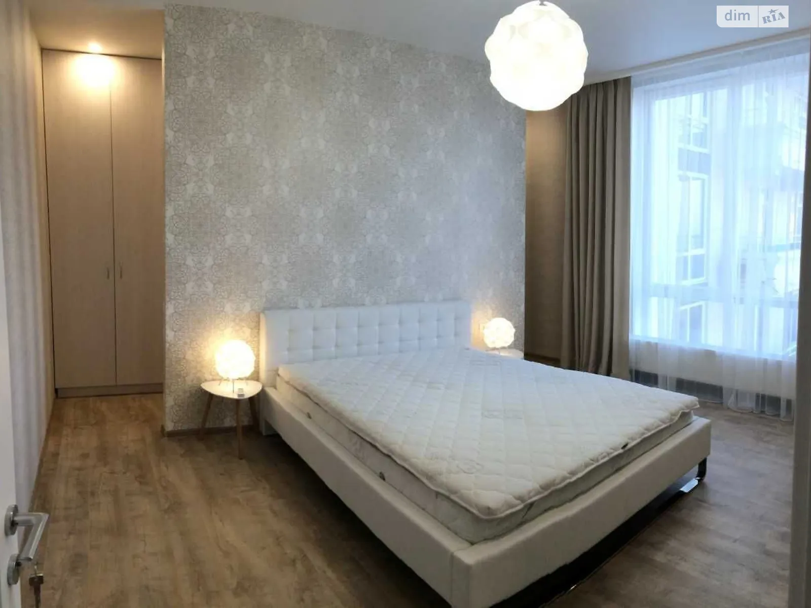 Сдается в аренду 3-комнатная квартира 85 кв. м в Одессе, ул. Генуэзская, 24Д корпус 2