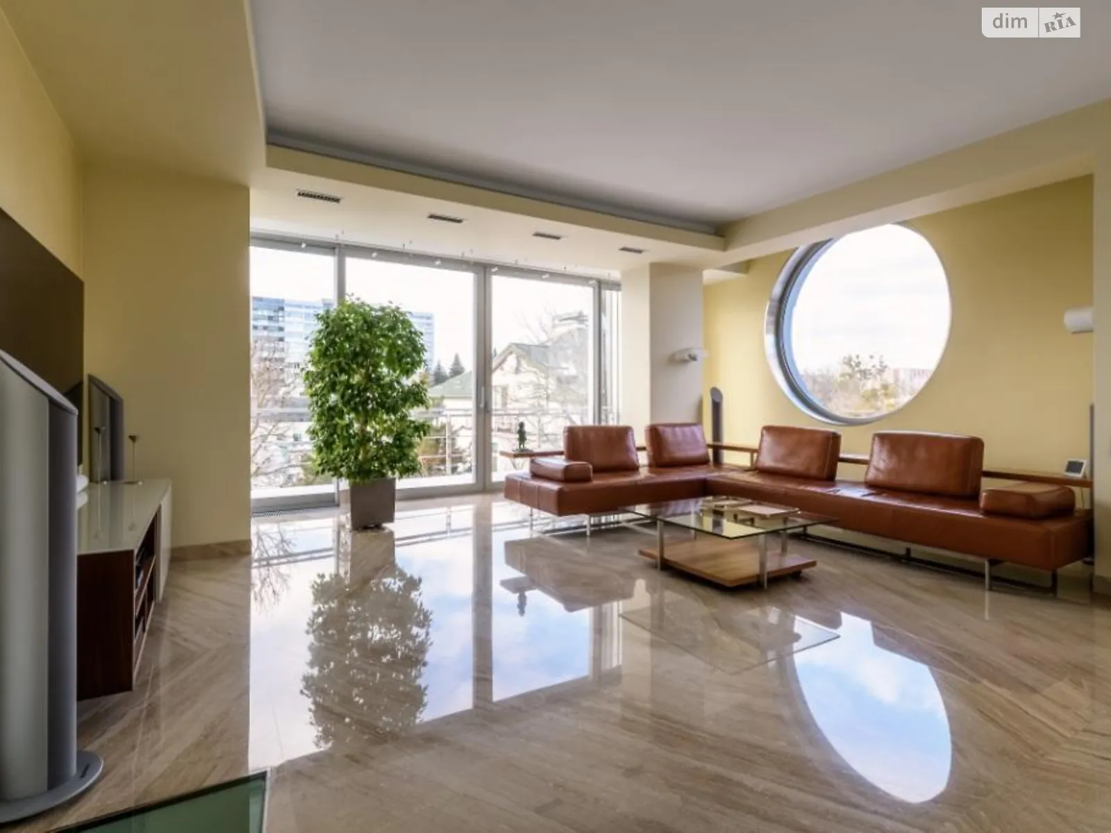 Продается дом на 3 этажа 290 кв. м с террасой, цена: 1290000 $