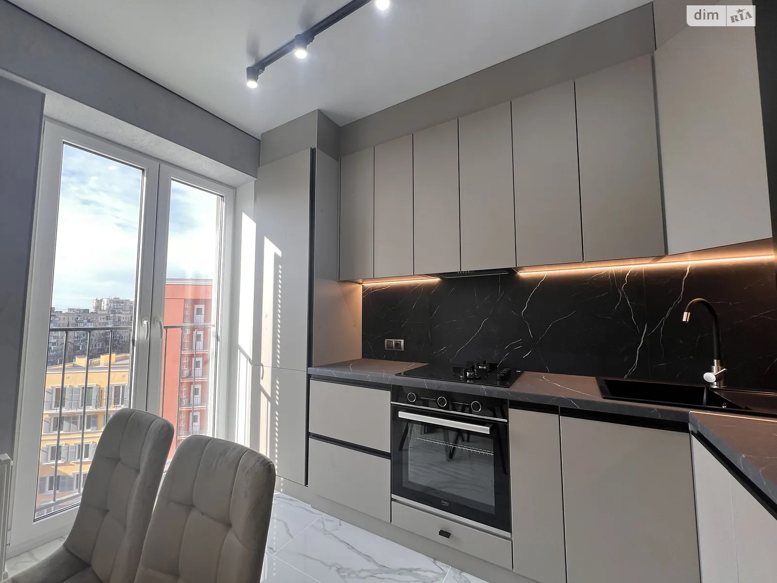 Продается 2-комнатная квартира 56.8 кв. м в Одессе, ул. Инглези - фото 1