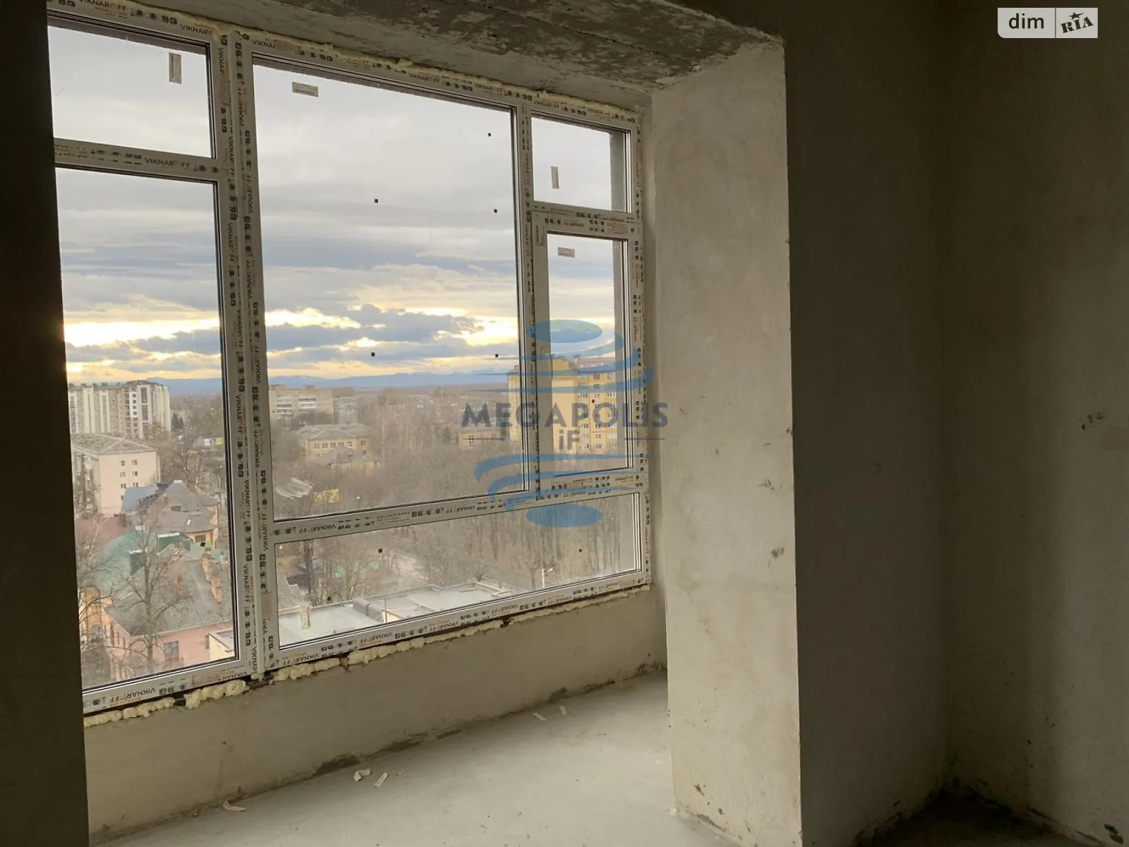 Продається 1-кімнатна квартира 40 кв. м у Івано-Франківську