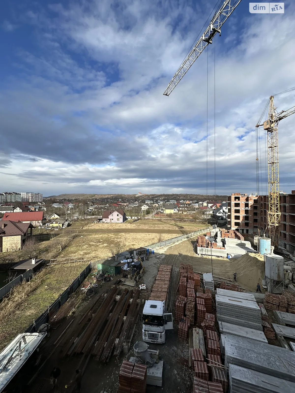 Продається 2-кімнатна квартира 64.91 кв. м у Івано-Франківську, пров. Ключний - фото 1