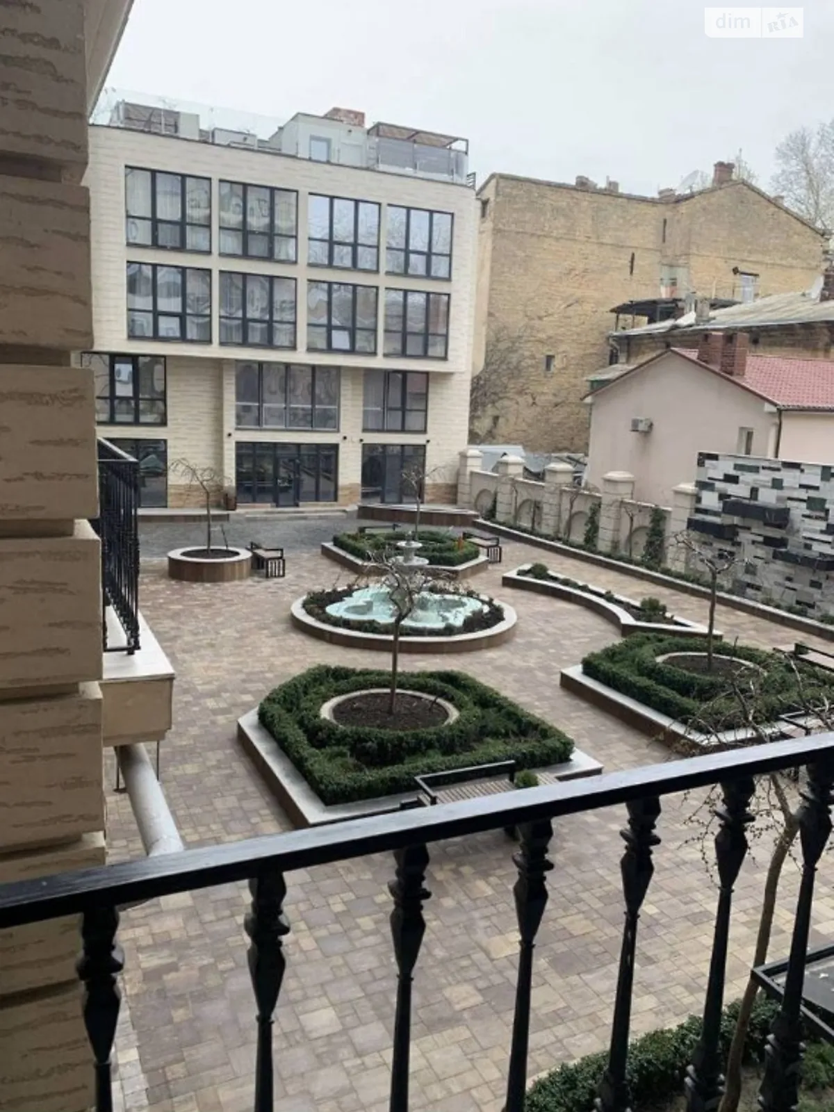 Продается 2-комнатная квартира 77 кв. м в Одессе, ул. Вице-адмирала Азарова