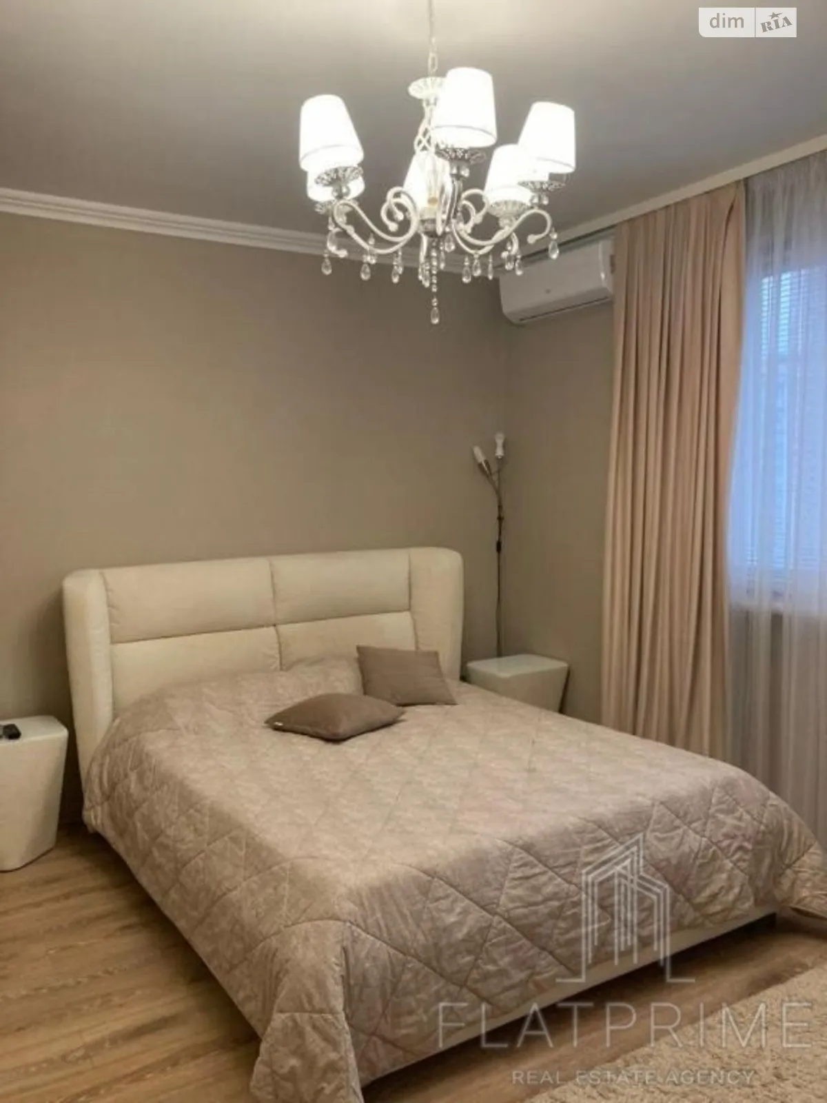 Продается 2-комнатная квартира 73 кв. м в Киеве, ул. Богдановская, 7А
